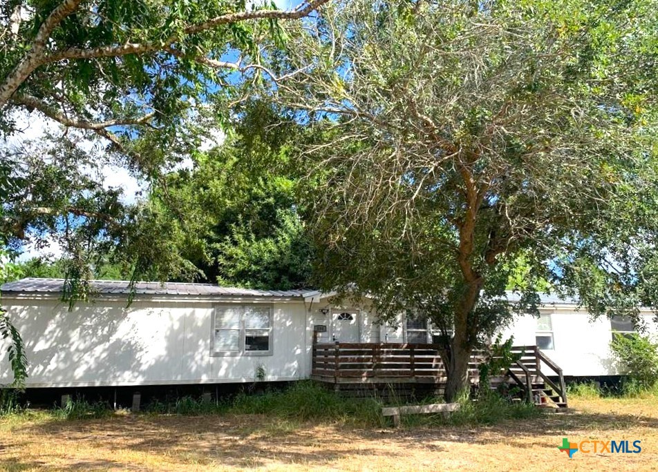 590 Lee Street Property Photo 2