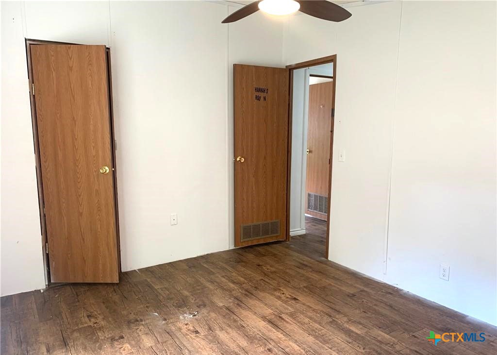 590 Lee Street Property Photo 12