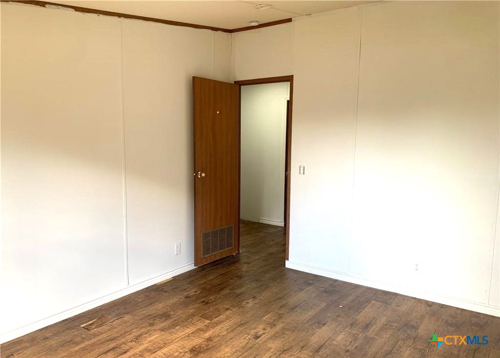 590 Lee Street Property Photo 15