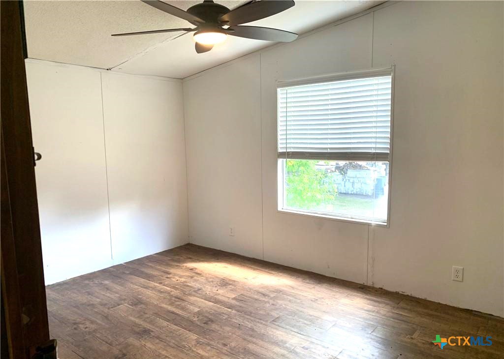 590 Lee Street Property Photo 16