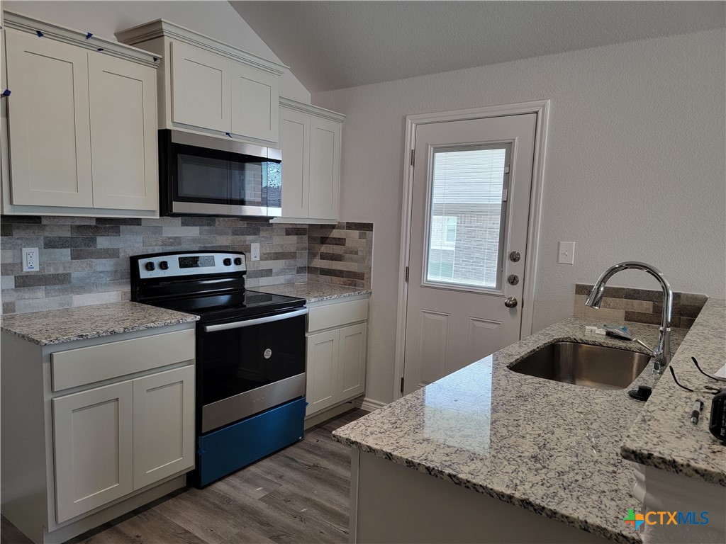 122 Wind Ridge Drive B Property Photo 3