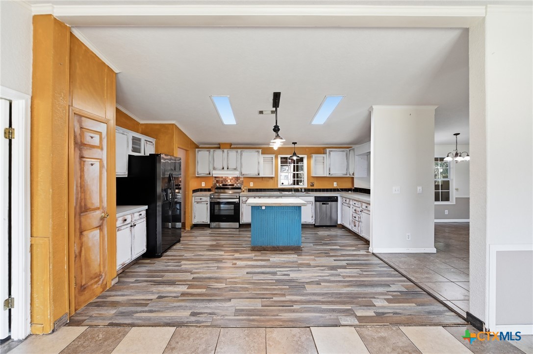 357 Dallas Street Property Photo 8
