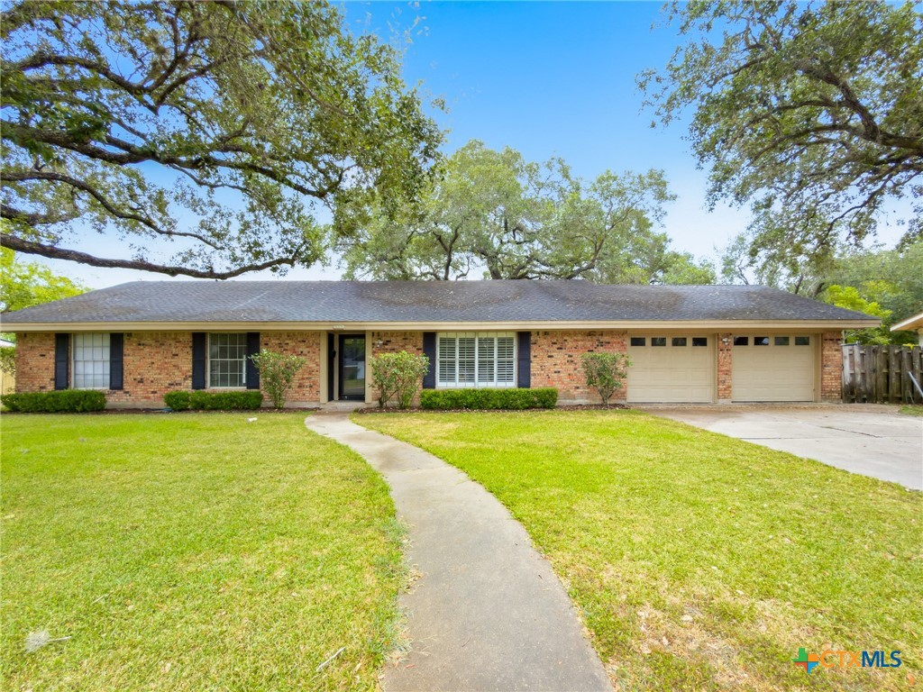 2201 College Drive Property Photo 1