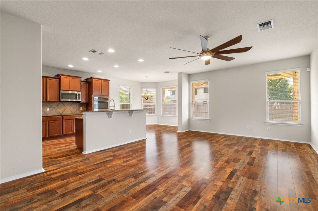 6026 Ambrose Circle Property Photo 3