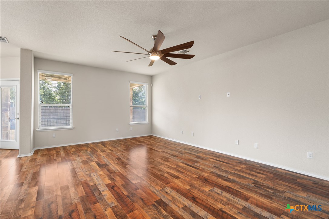 6026 Ambrose Circle Property Photo 7