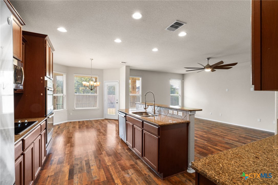 6026 Ambrose Circle Property Photo 11