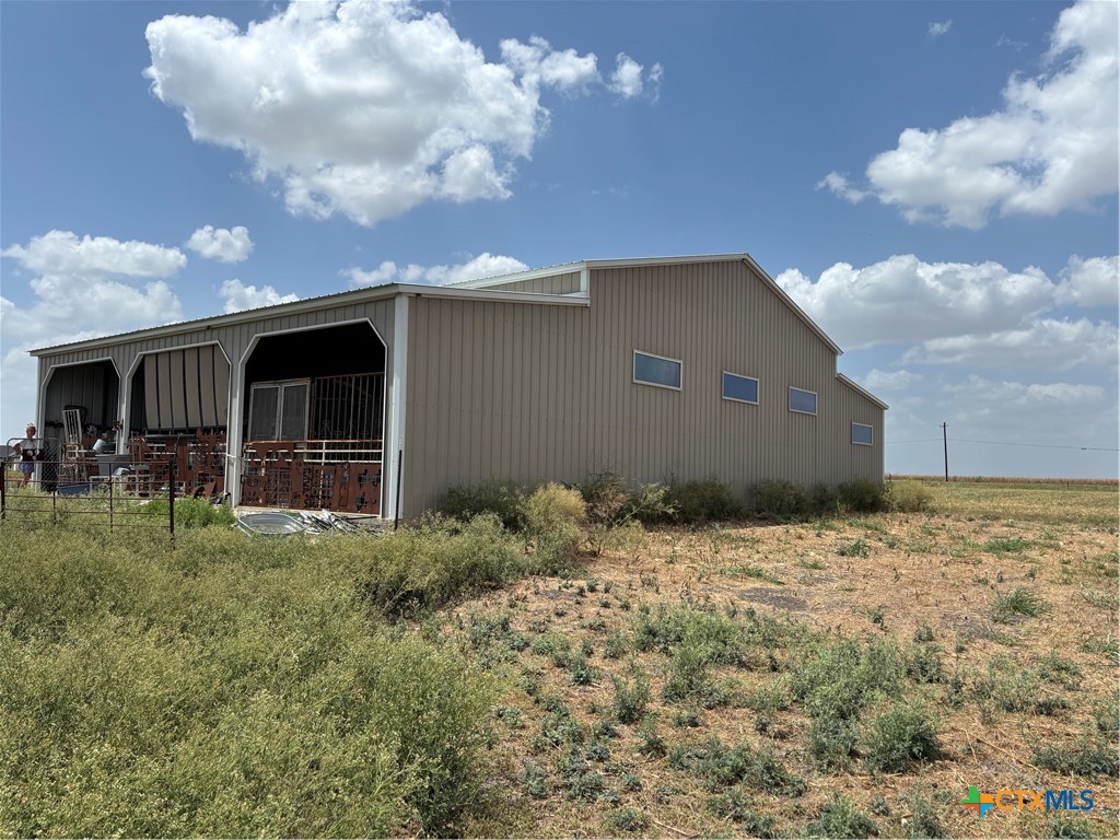 7100 Fm 972 Property Photo 10