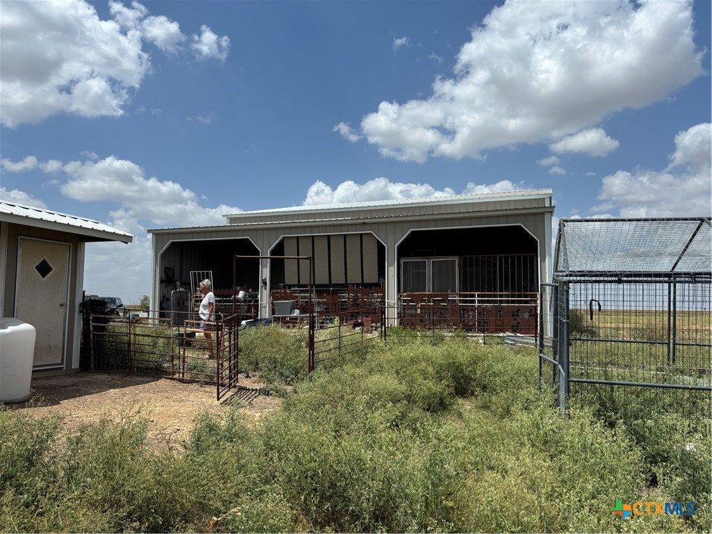 7100 Fm 972 Property Photo 15