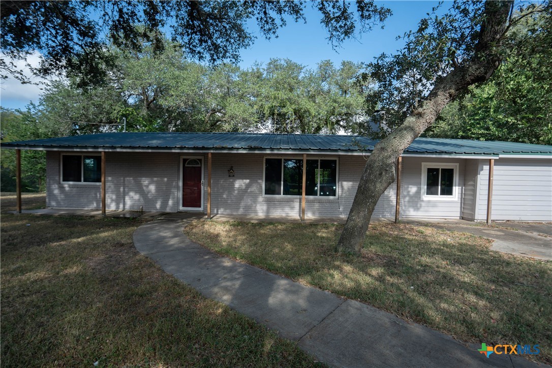 4291 County Road 429 Property Photo 2