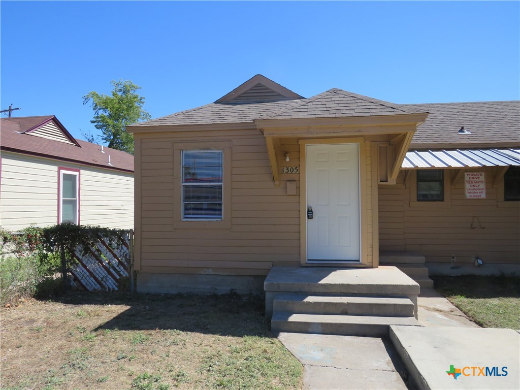 1305 S 5th Street Property Photo 2