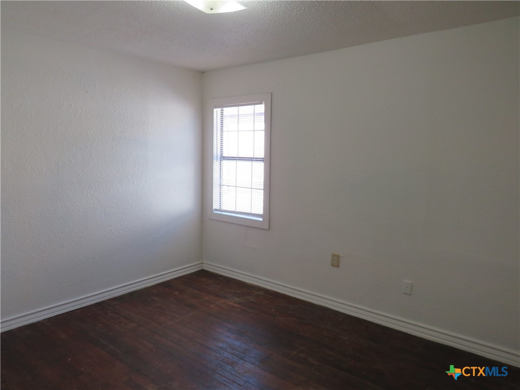 1305 S 5th Street Property Photo 8