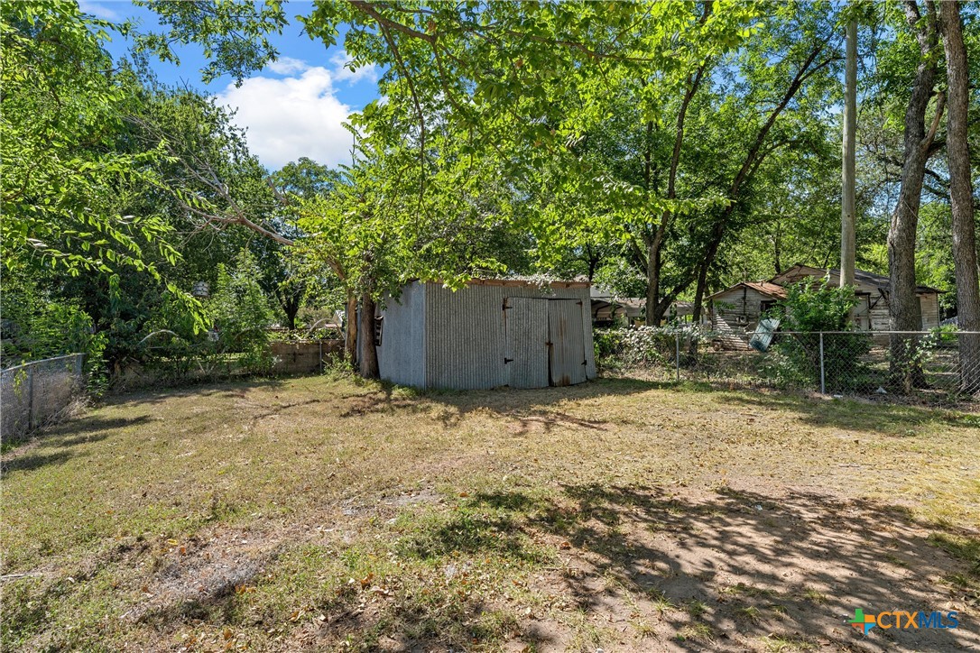 1803 N Fannin Avenue Property Photo 22