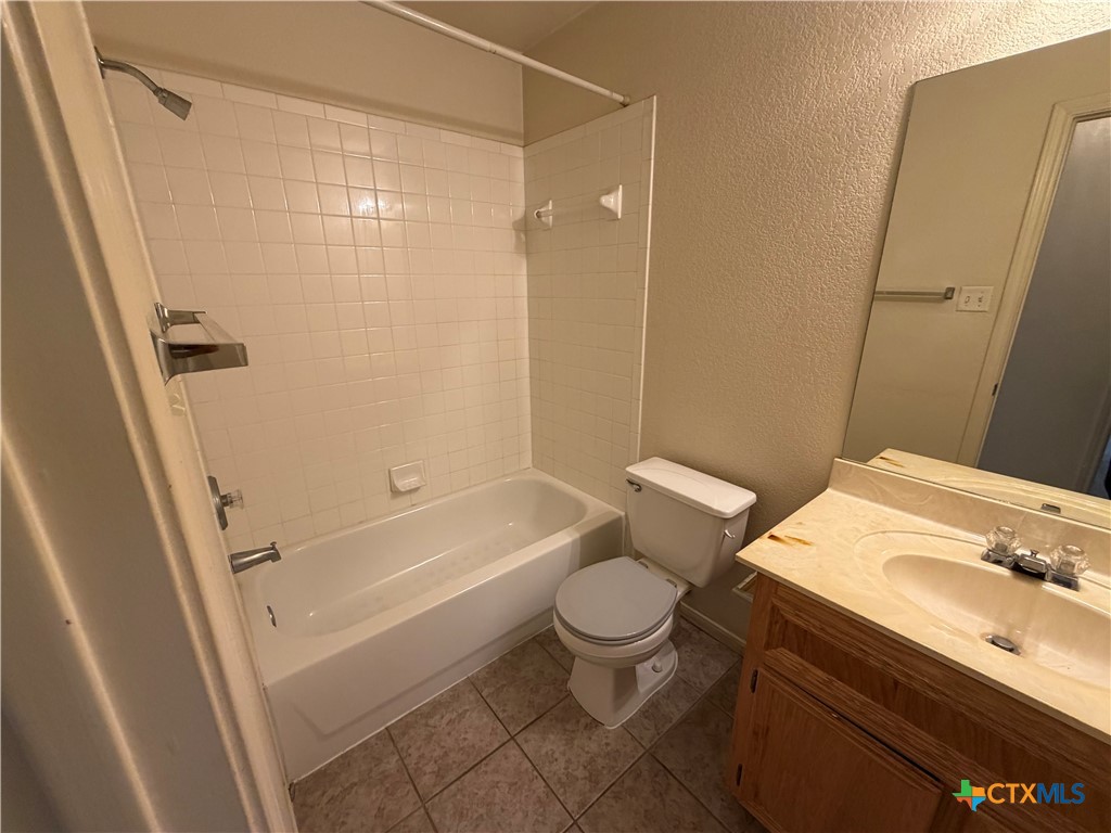 3701 Dustin Court A Property Photo 6