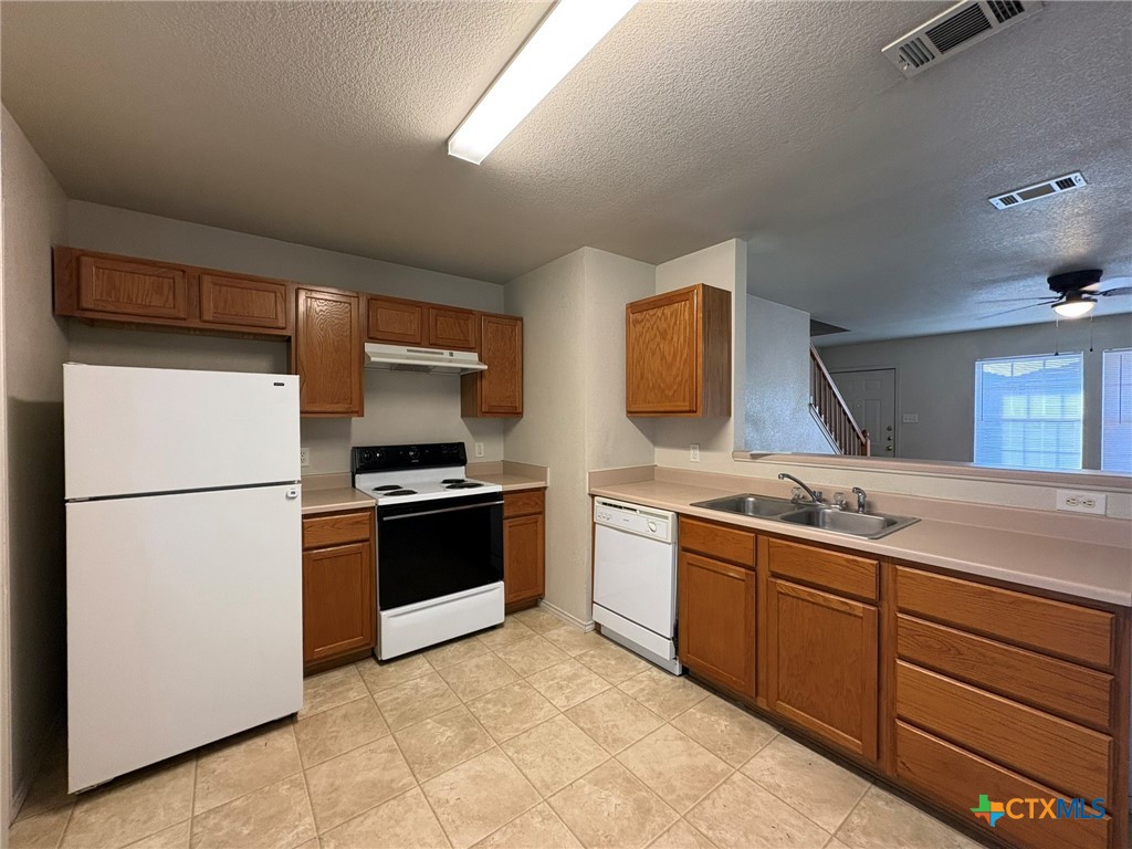 2102 Tahoe Court B Property Photo 6