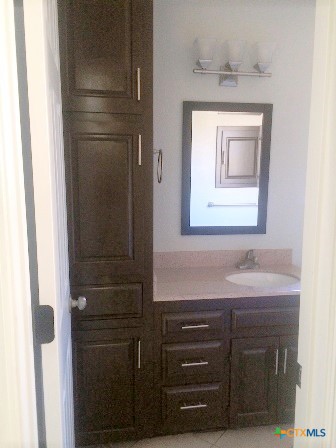 113 E Blancas Drive Property Photo 9