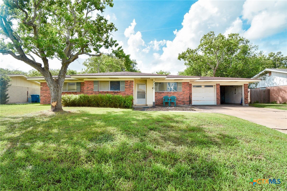 2215 Larry Drive Property Photo 1