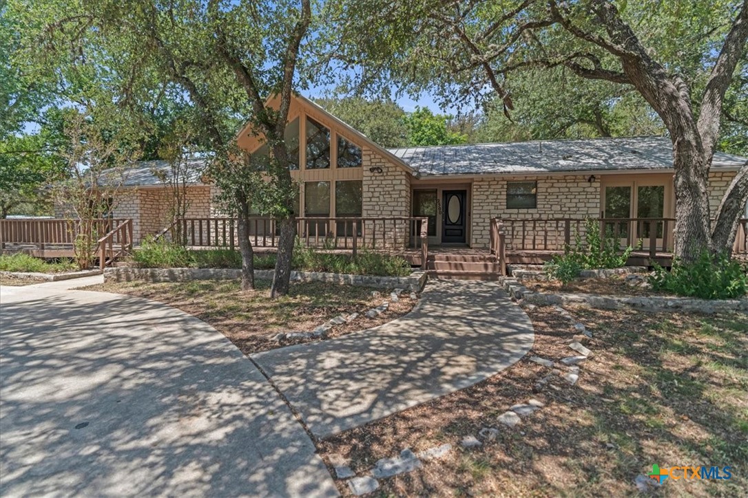 2500 Rolling Oaks Property Photo 1