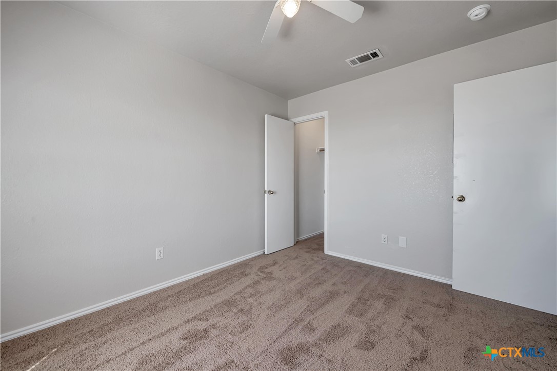 5808 Greengate Drive D Property Photo 10