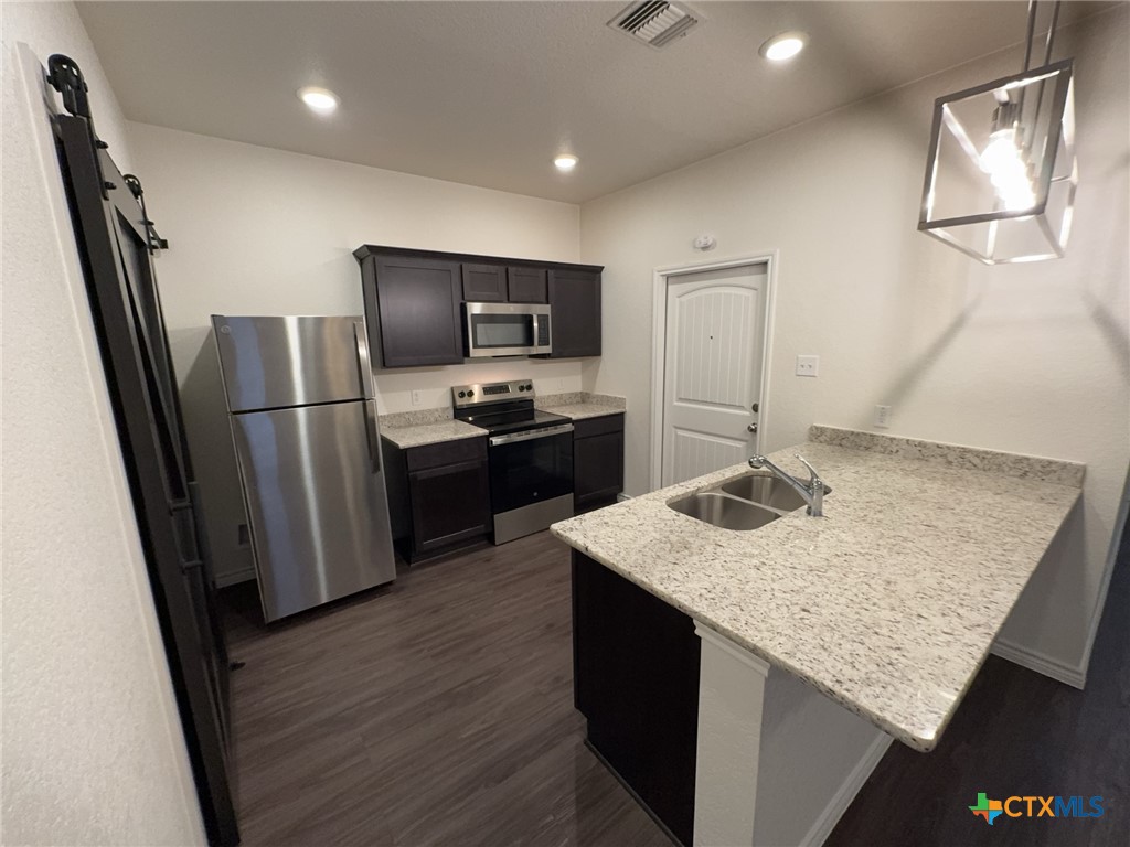 5106 Rose Garden Loop Property Photo 4