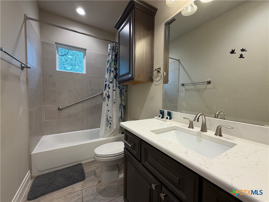 3891 Potters Creek Road Property Photo 6