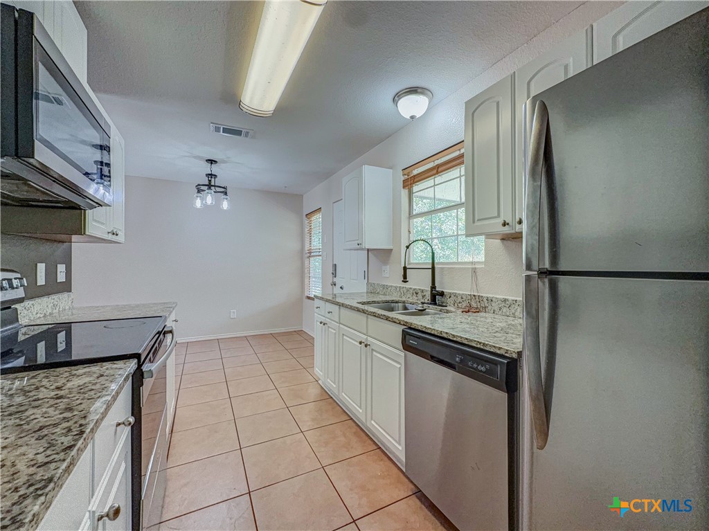 512 N Main Street Property Photo 2