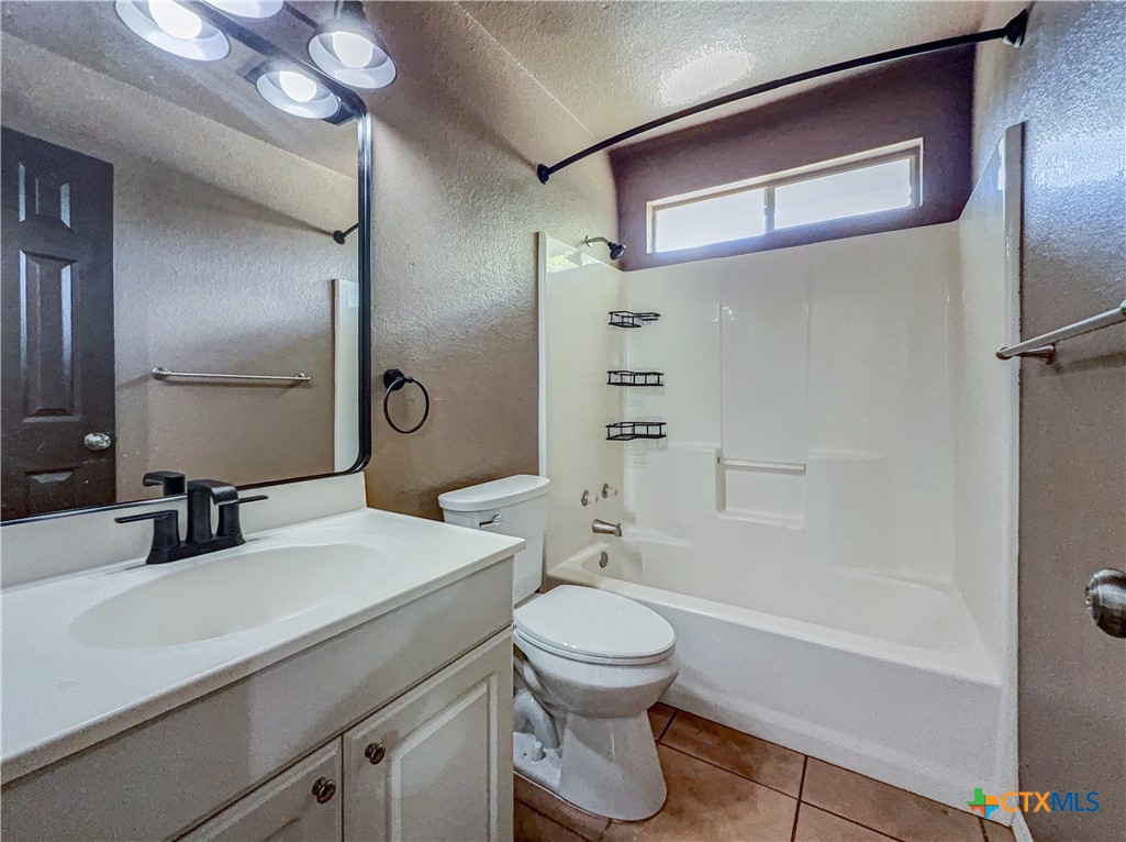512 N Main Street Property Photo 4