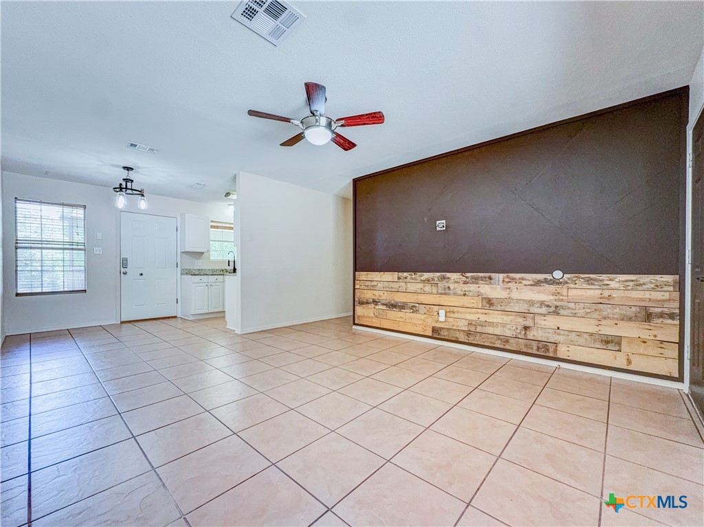 512 N Main Street Property Photo 11