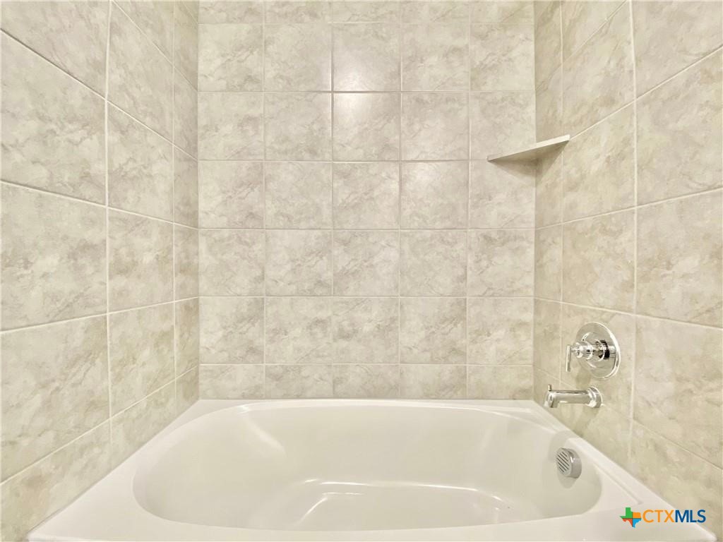 208 Caisson Trail Property Photo 38