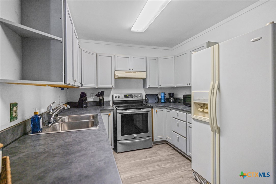 890 N Quailrun Avenue Property Photo 14