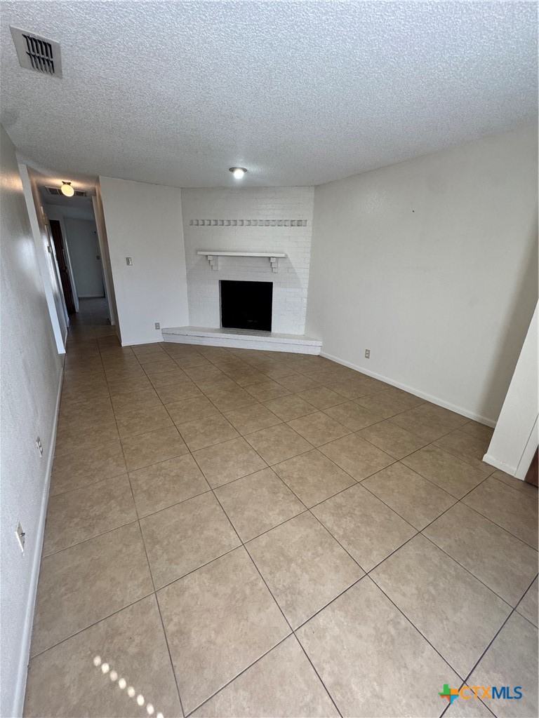 201 Versailles Street Property Photo 2