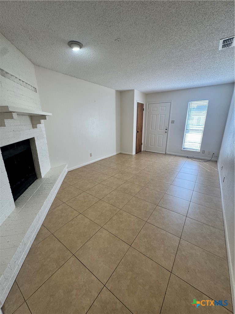 201 Versailles Street Property Photo 3
