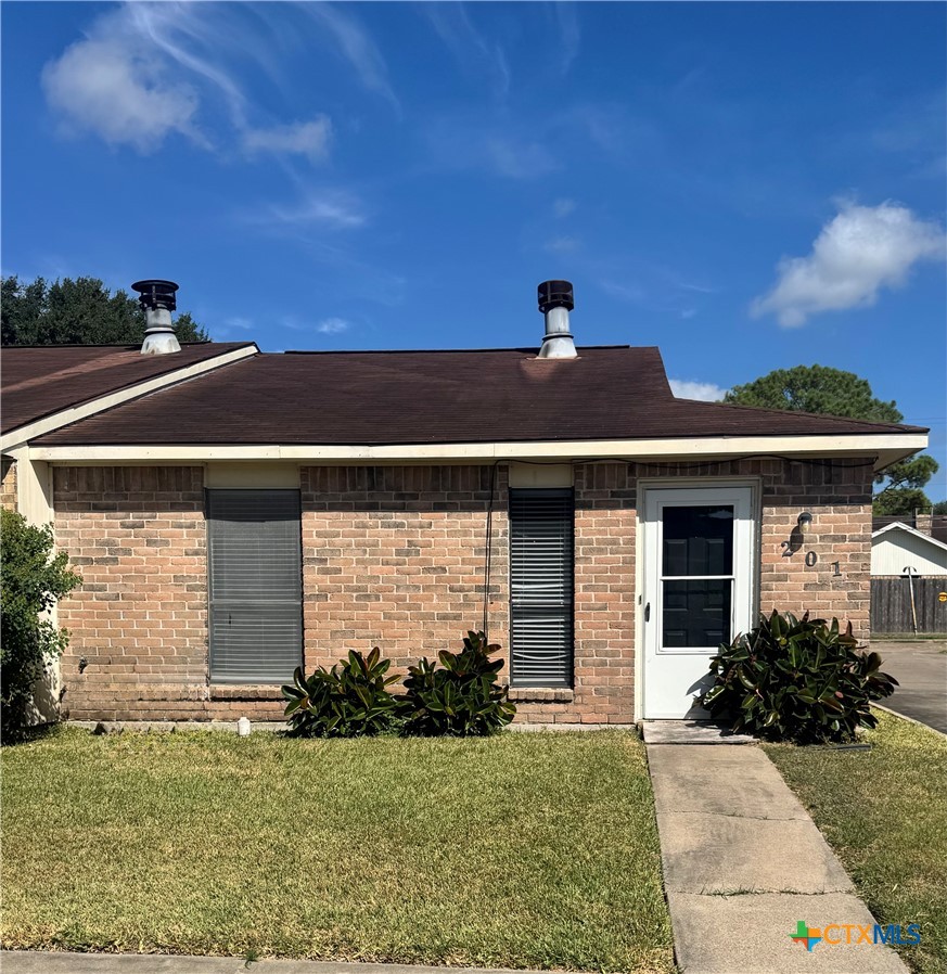 201 Versailles Street Property Photo 14