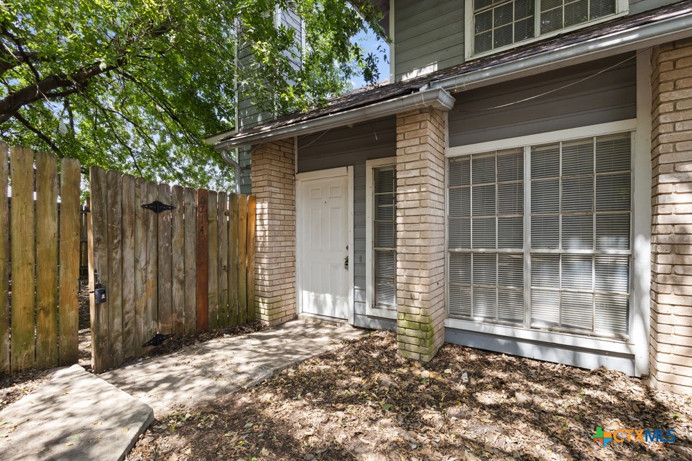 6714 Windsor Hollow Property Photo 2