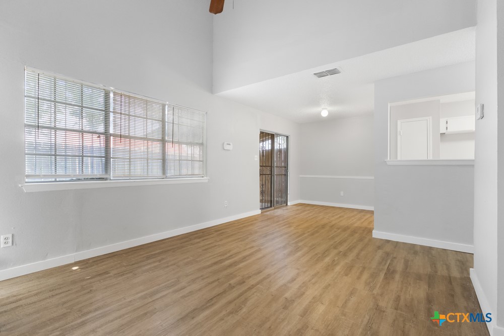 6714 Windsor Hollow Property Photo 4