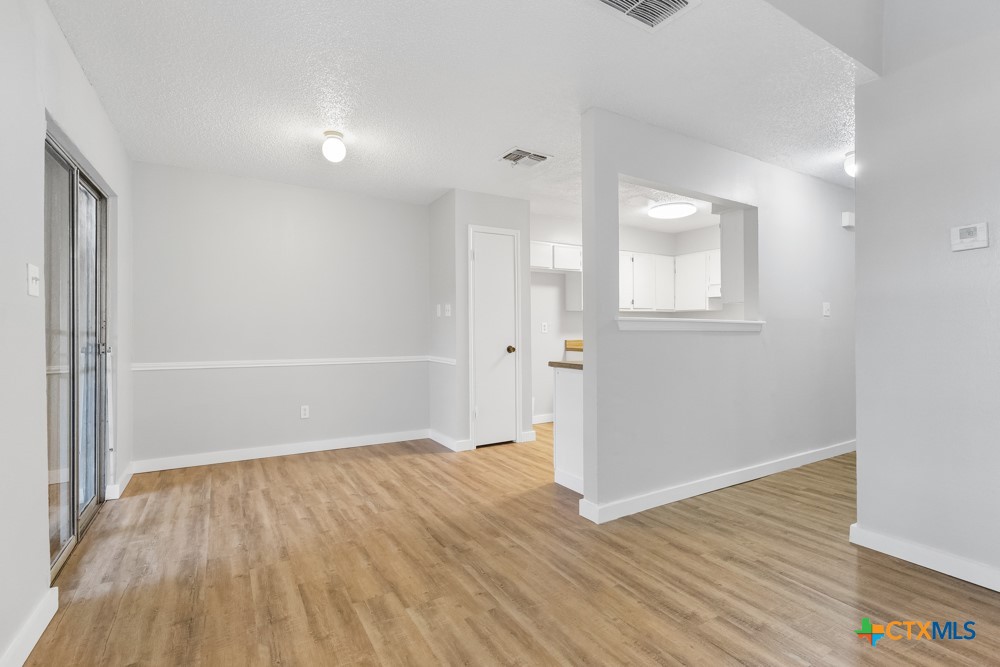 6714 Windsor Hollow Property Photo 6