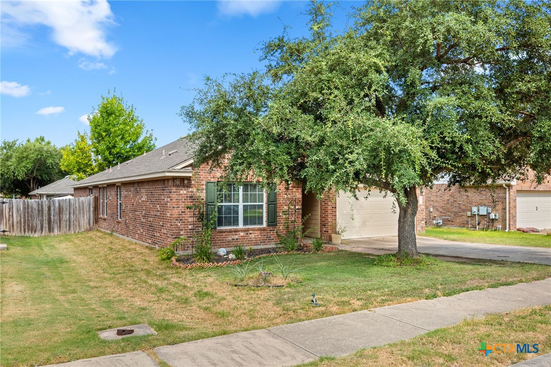 135 Justin Leonard Drive Property Photo 2