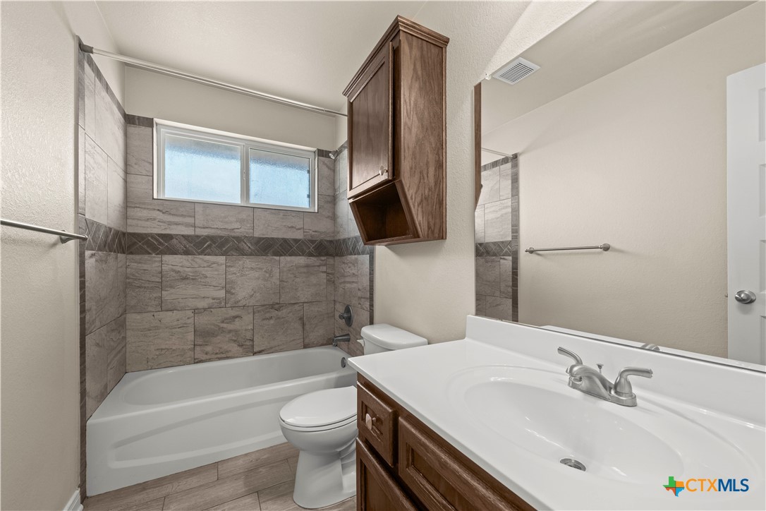 410 Pointer Street Property Photo 5
