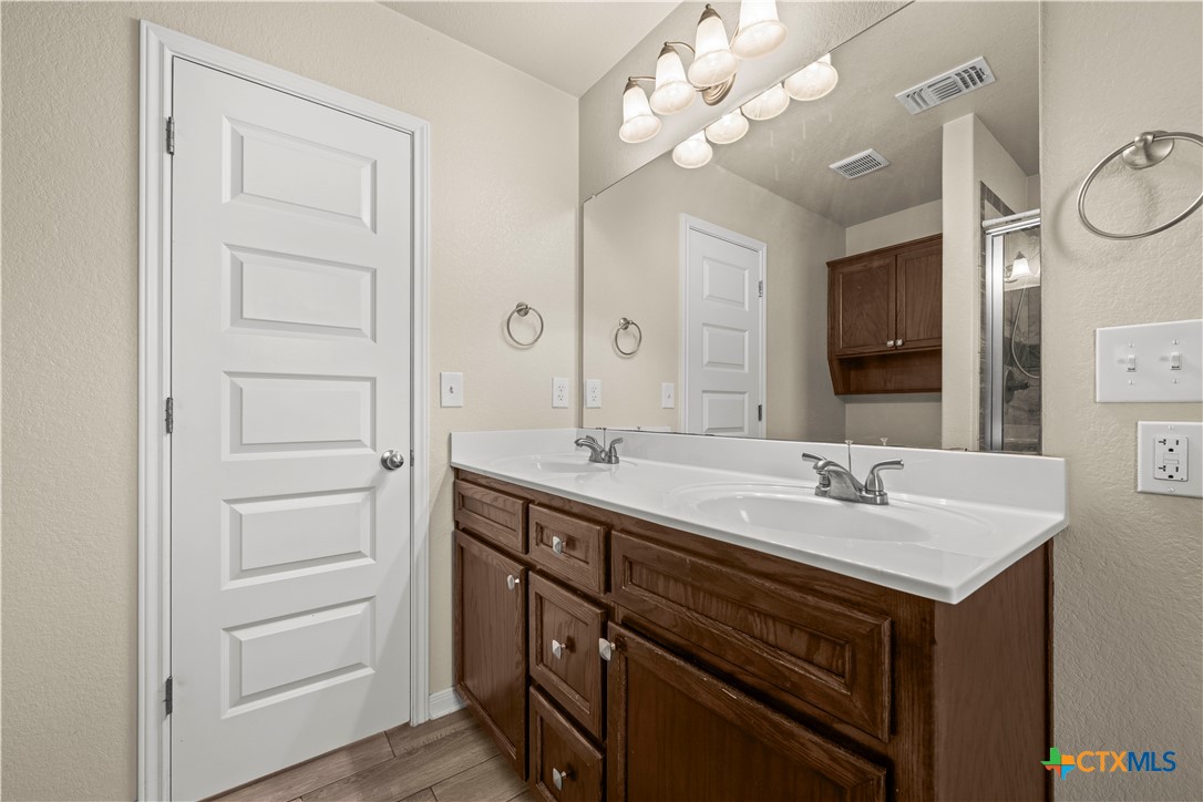 410 Pointer Street Property Photo 10
