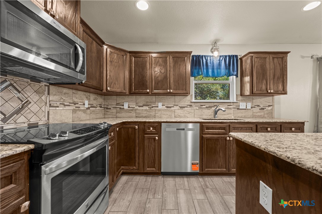 410 Pointer Street Property Photo 29