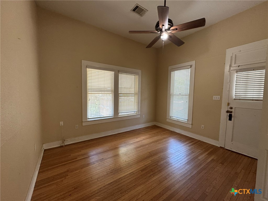 435 N Milam Street Property Photo 4