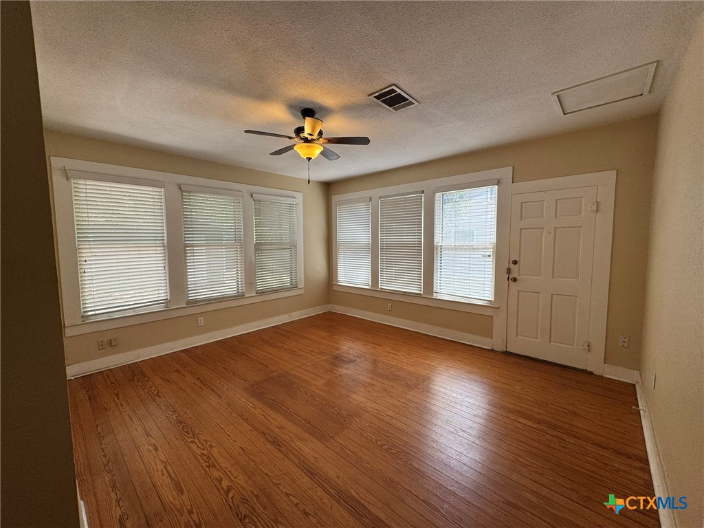 435 N Milam Street Property Photo 5