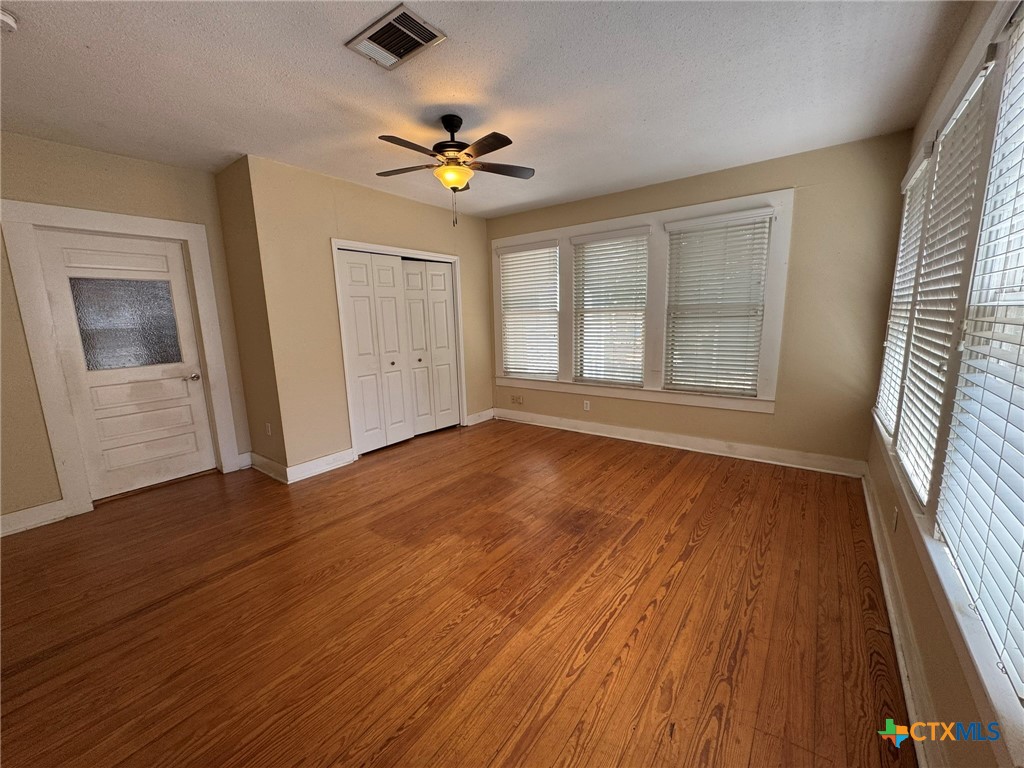 435 N Milam Street Property Photo 6