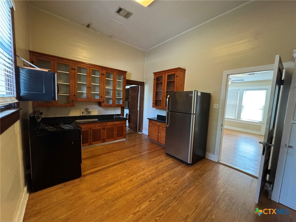 435 N Milam Street Property Photo 7