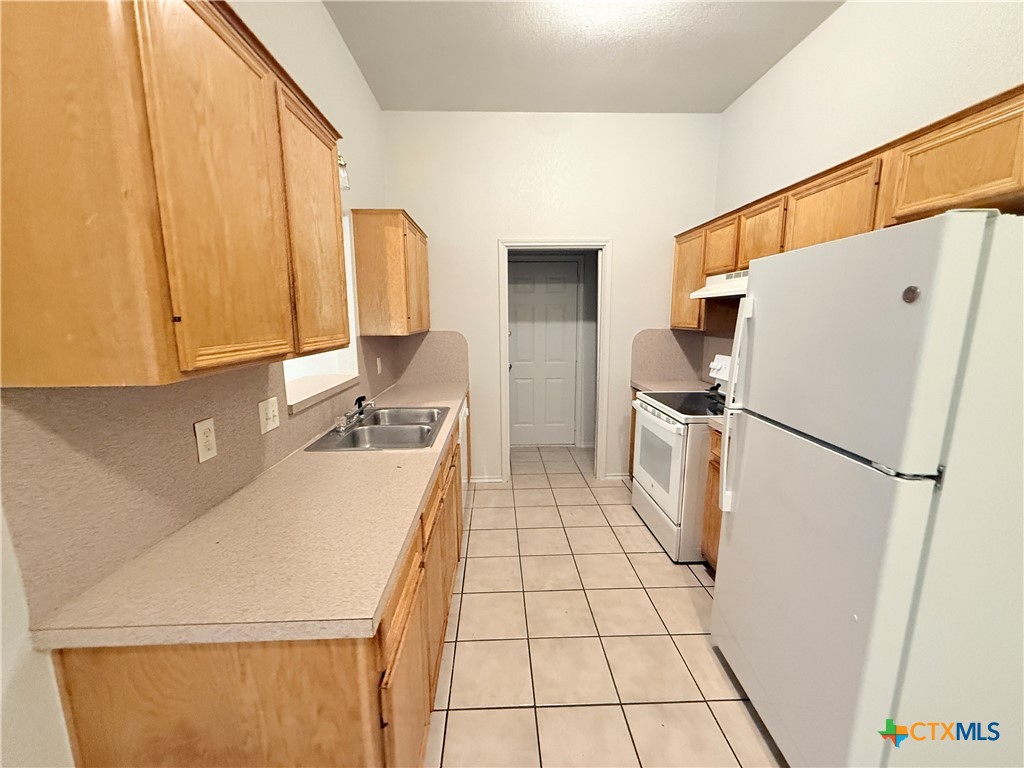 3708 Gus Drive B Property Photo 7