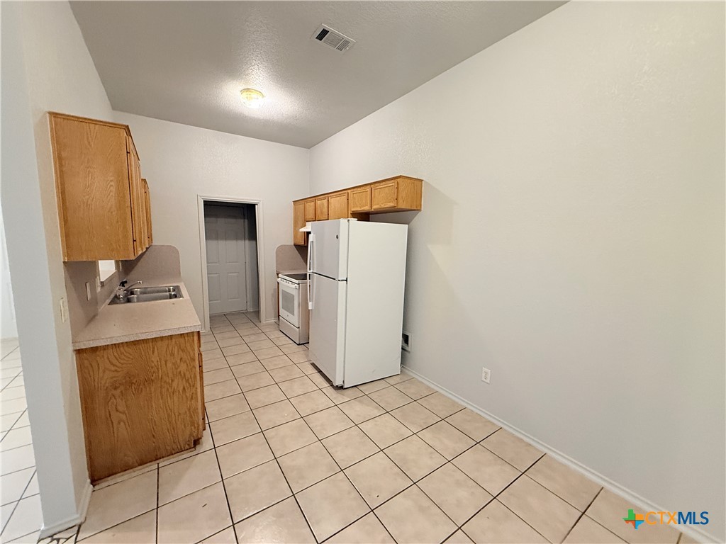 3708 Gus Drive B Property Photo 12