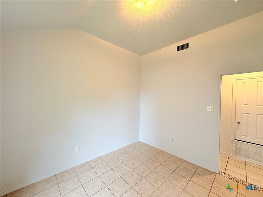 3708 Gus Drive B Property Photo 27