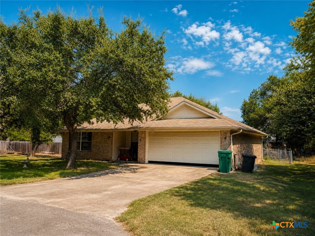 5 Willow Run Drive Property Photo 2
