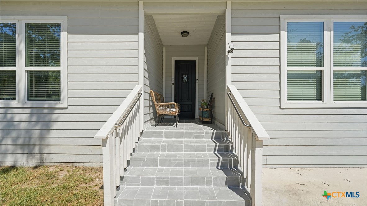 341 Comanche Street Property Photo 2