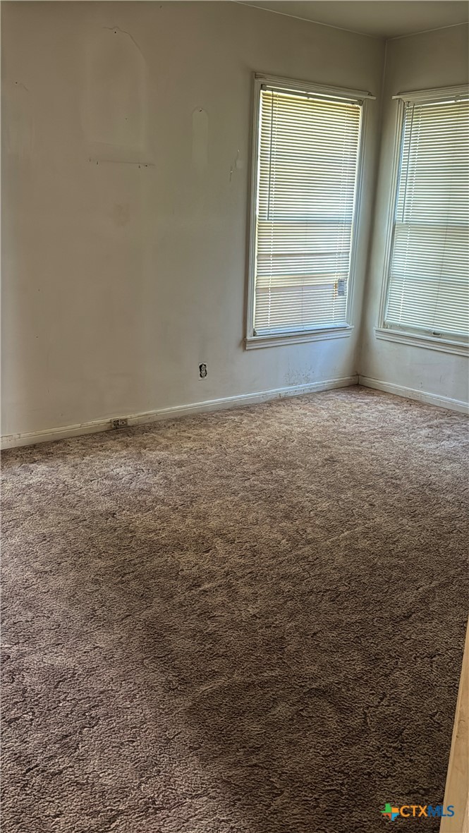 506 Kern Road Property Photo 4