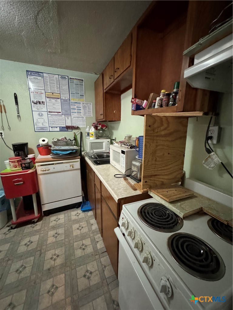 415 Creswell Drive Property Photo 11